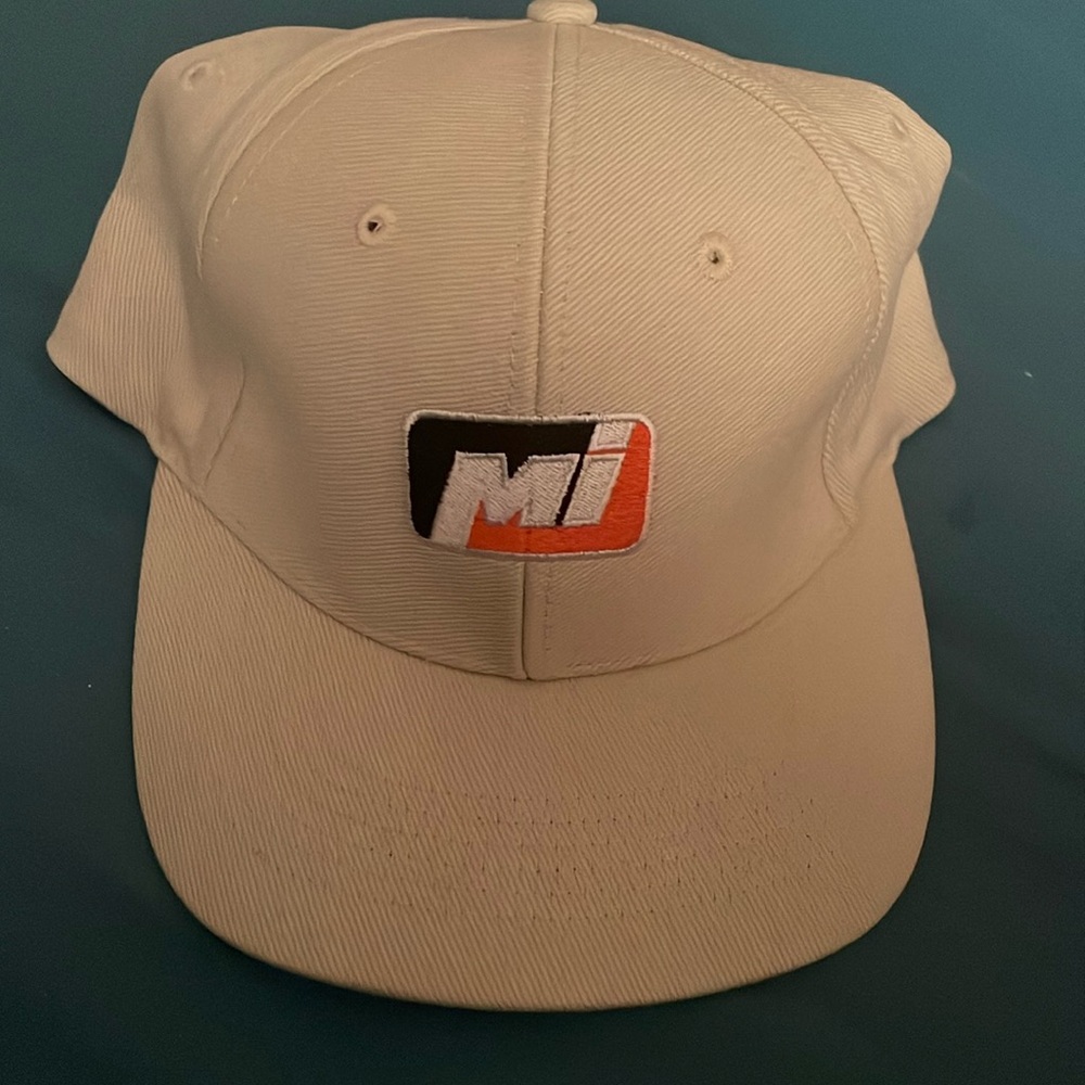 Men’s spandex fitted hat.  Mi logo on face.
